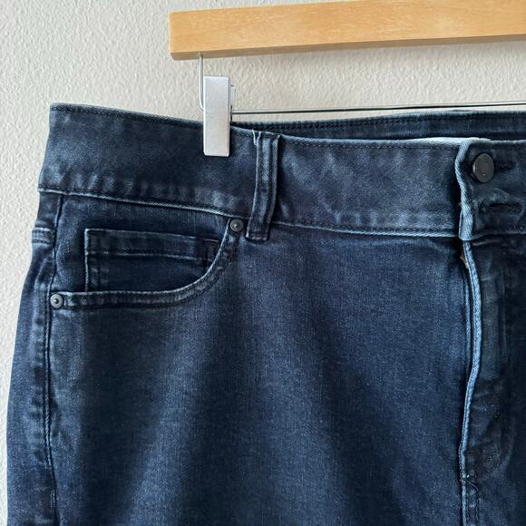 Lane Bryant High Rise Straight Jeans Womens Dark Wash Size 22S - Picture 5 of 10